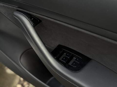 Tesla Model 3 (Dual Motor) Long Range Saloon 4dr Electric Auto 4WDE (346 ps) - U133