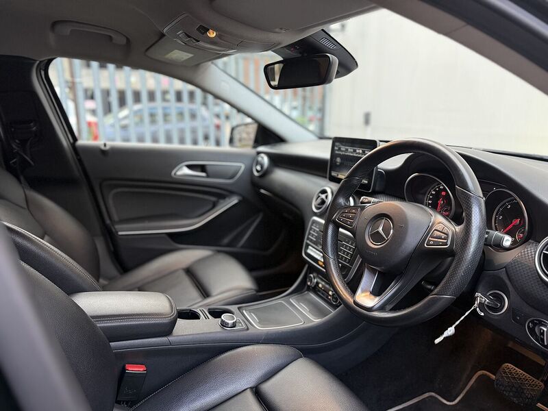 Mercedes-Benz A Class 2.1 A200d Sport (Premium) Hatchback 5dr Diesel 7G-DCT Euro 6 (s/s) (136 ps) - U148