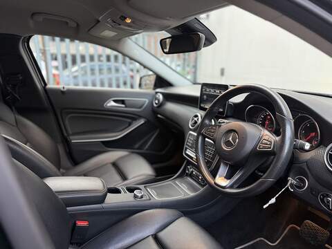 Mercedes-Benz A Class 2.1 A200d Sport (Premium) Hatchback 5dr Diesel 7G-DCT Euro 6 (s/s) (136 ps) - U148