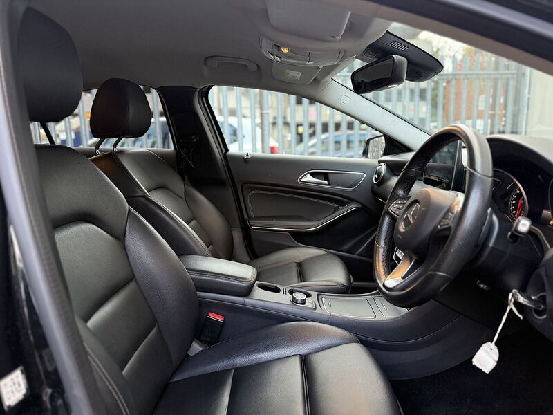 Mercedes-Benz A Class 2.1 A200d Sport (Premium) Hatchback 5dr Diesel 7G-DCT Euro 6 (s/s) (136 ps) - U148