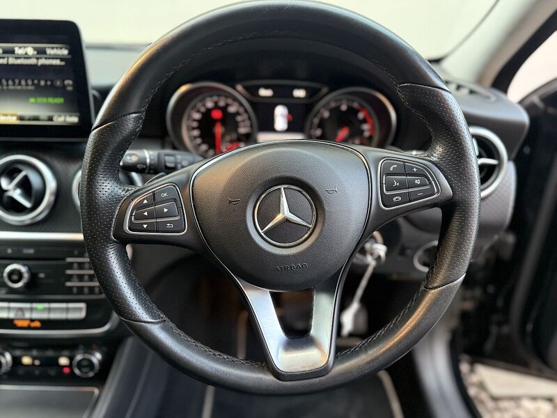 Mercedes-Benz A Class 2.1 A200d Sport (Premium) Hatchback 5dr Diesel 7G-DCT Euro 6 (s/s) (136 ps) - U148