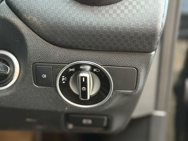 Mercedes-Benz A Class 2.1 A200d Sport (Premium) Hatchback 5dr Diesel 7G-DCT Euro 6 (s/s) (136 ps) - U148