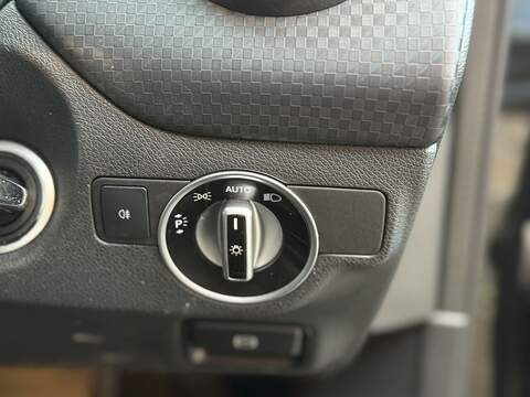 Mercedes-Benz A Class 2.1 A200d Sport (Premium) Hatchback 5dr Diesel 7G-DCT Euro 6 (s/s) (136 ps) - U148