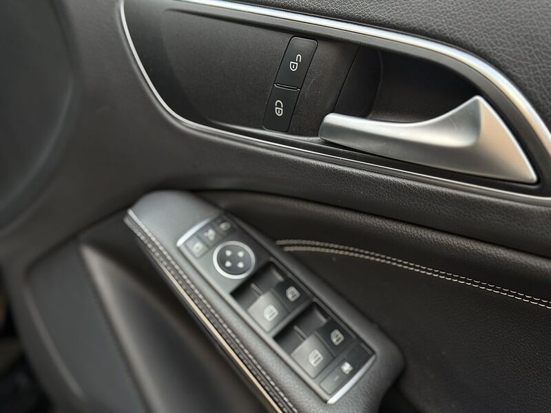 Mercedes-Benz A Class 2.1 A200d Sport (Premium) Hatchback 5dr Diesel 7G-DCT Euro 6 (s/s) (136 ps) - U148