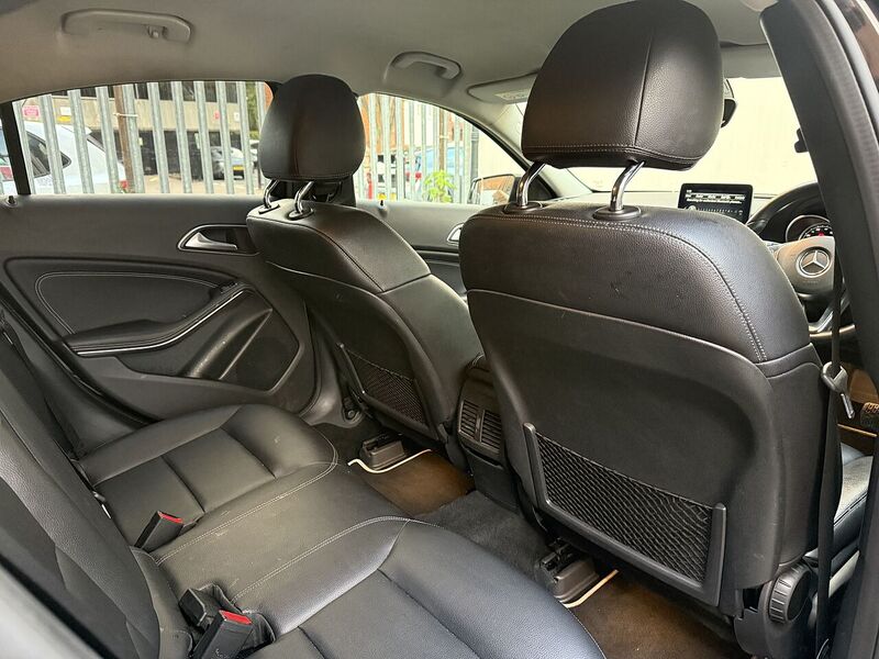 Mercedes-Benz A Class 2.1 A200d Sport (Premium) Hatchback 5dr Diesel 7G-DCT Euro 6 (s/s) (136 ps) - U148