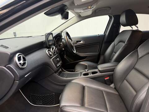 Mercedes-Benz A Class 2.1 A200d Sport (Premium) Hatchback 5dr Diesel 7G-DCT Euro 6 (s/s) (136 ps) - U148