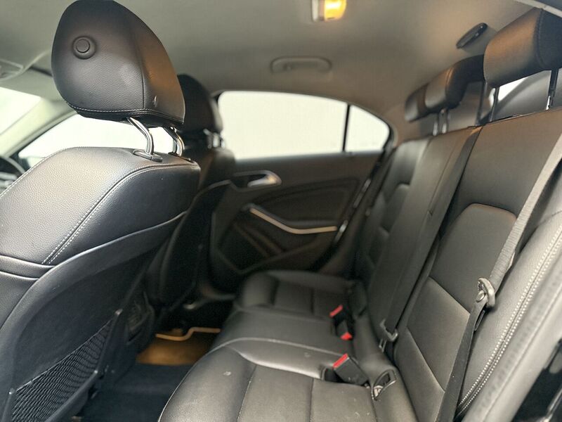 Mercedes-Benz A Class 2.1 A200d Sport (Premium) Hatchback 5dr Diesel 7G-DCT Euro 6 (s/s) (136 ps) - U148