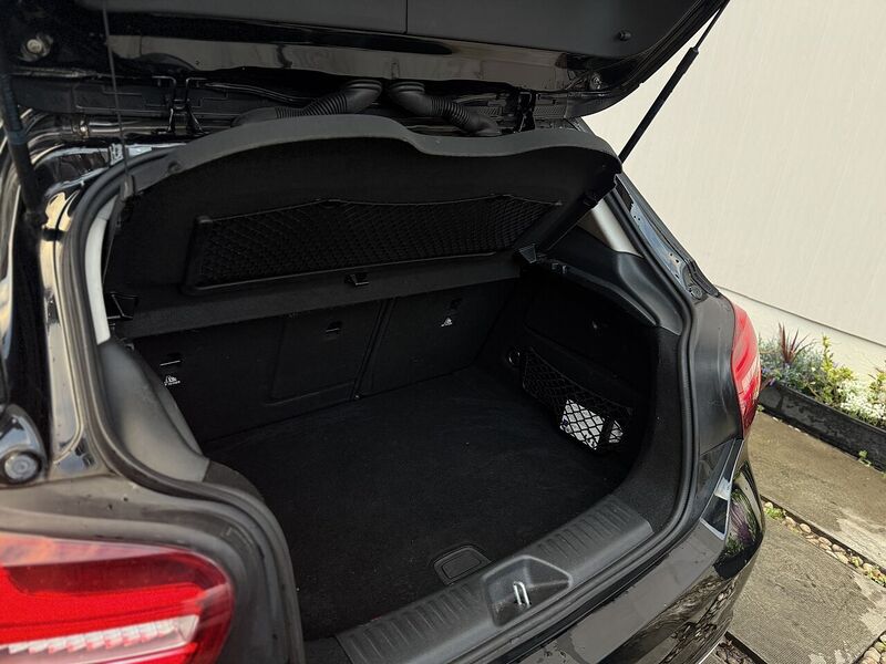 Mercedes-Benz A Class 2.1 A200d Sport (Premium) Hatchback 5dr Diesel 7G-DCT Euro 6 (s/s) (136 ps) - U148