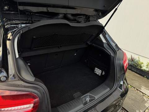 Mercedes-Benz A Class 2.1 A200d Sport (Premium) Hatchback 5dr Diesel 7G-DCT Euro 6 (s/s) (136 ps) - U148