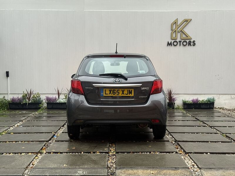 Toyota Yaris 1.5 VVT-h Icon Hatchback 5dr Petrol Hybrid E-CVT Euro 6 (101 ps) - U152