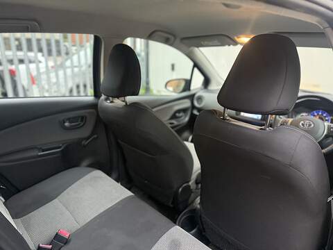 Toyota Yaris 1.5 VVT-h Icon Hatchback 5dr Petrol Hybrid E-CVT Euro 6 (101 ps) - U152