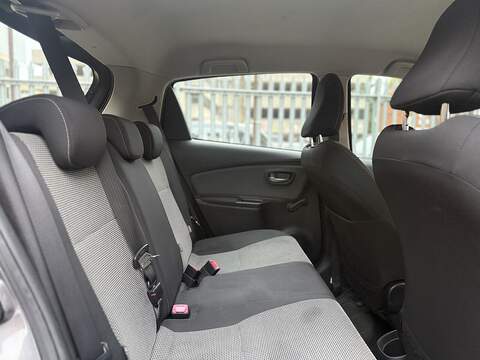 Toyota Yaris 1.5 VVT-h Icon Hatchback 5dr Petrol Hybrid E-CVT Euro 6 (101 ps) - U152