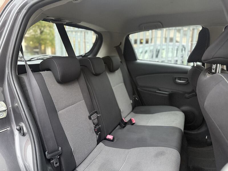 Toyota Yaris 1.5 VVT-h Icon Hatchback 5dr Petrol Hybrid E-CVT Euro 6 (101 ps) - U152
