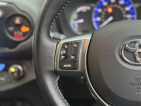 Toyota Yaris 1.5 VVT-h Icon Hatchback 5dr Petrol Hybrid E-CVT Euro 6 (101 ps) - U152