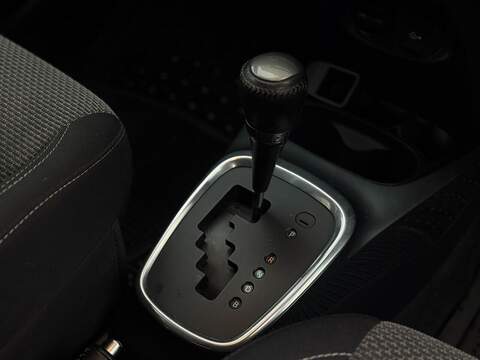 Toyota Yaris 1.5 VVT-h Icon Hatchback 5dr Petrol Hybrid E-CVT Euro 6 (101 ps) - U152