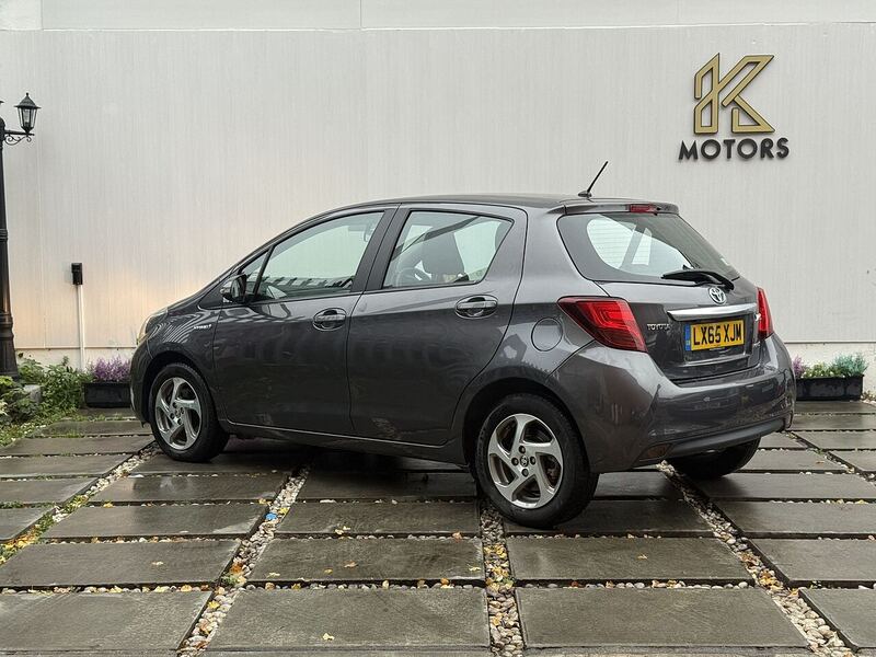 Toyota Yaris 1.5 VVT-h Icon Hatchback 5dr Petrol Hybrid E-CVT Euro 6 (101 ps) - U152