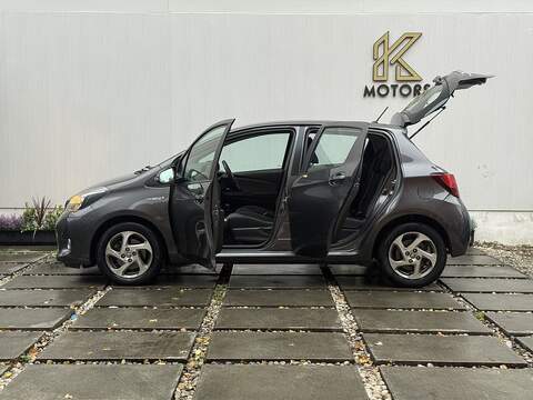 Toyota Yaris 1.5 VVT-h Icon Hatchback 5dr Petrol Hybrid E-CVT Euro 6 (101 ps) - U152