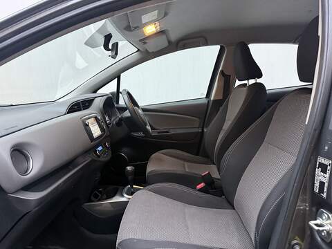 Toyota Yaris 1.5 VVT-h Icon Hatchback 5dr Petrol Hybrid E-CVT Euro 6 (101 ps) - U152