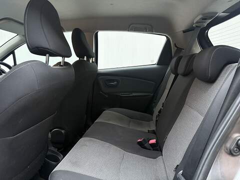 Toyota Yaris 1.5 VVT-h Icon Hatchback 5dr Petrol Hybrid E-CVT Euro 6 (101 ps) - U152