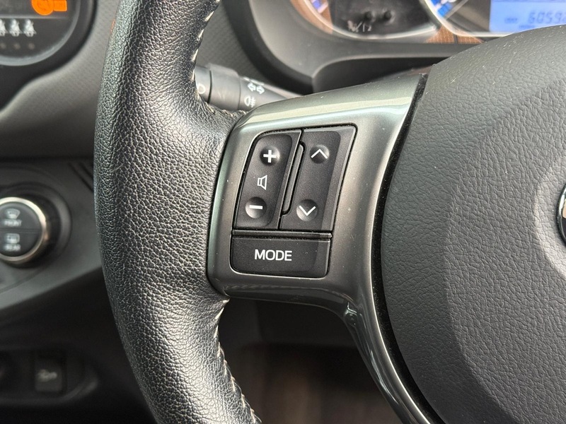 Toyota Yaris 1.5 VVT-h Icon Hatchback 5dr Petrol Hybrid E-CVT Euro 6 (101 ps) - U157