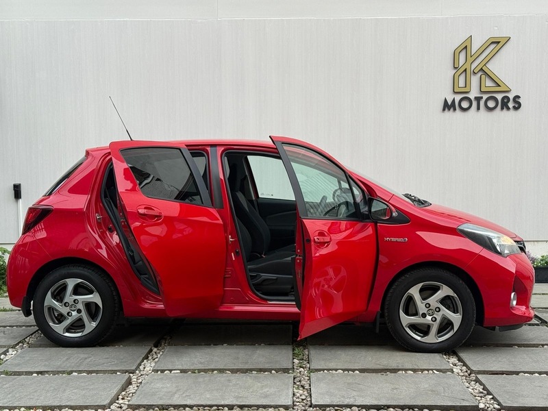 Toyota Yaris 1.5 VVT-h Icon Hatchback 5dr Petrol Hybrid E-CVT Euro 6 (101 ps) - U157