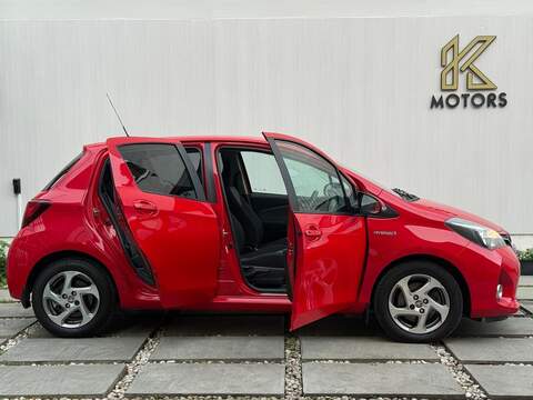 Toyota Yaris 1.5 VVT-h Icon Hatchback 5dr Petrol Hybrid E-CVT Euro 6 (101 ps) - U157