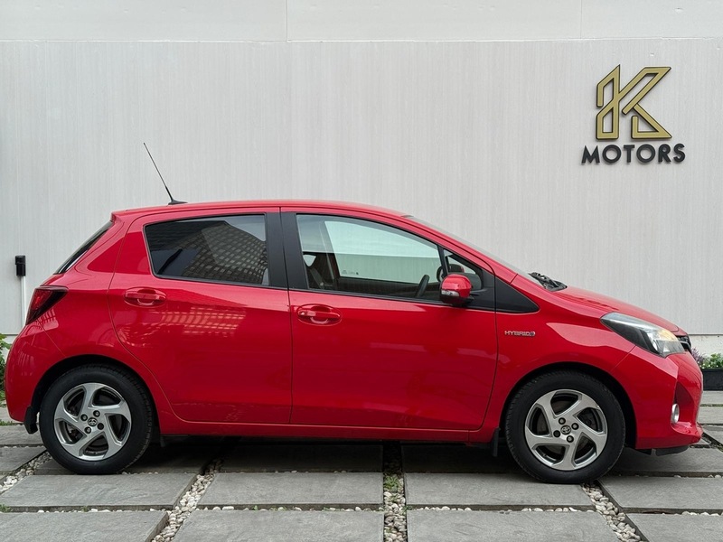 Toyota Yaris 1.5 VVT-h Icon Hatchback 5dr Petrol Hybrid E-CVT Euro 6 (101 ps) - U157