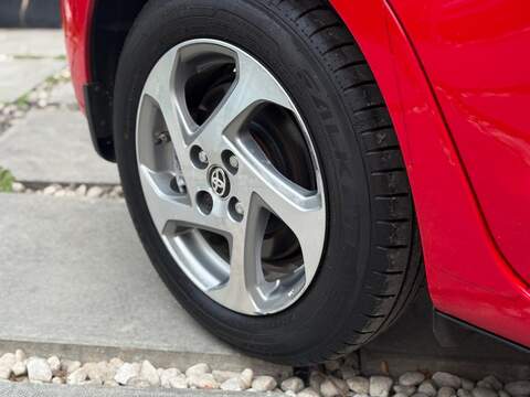 Toyota Yaris 1.5 VVT-h Icon Hatchback 5dr Petrol Hybrid E-CVT Euro 6 (101 ps) - U157