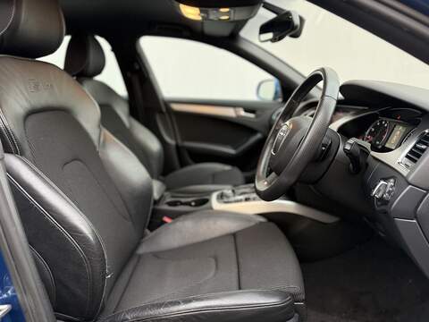 Audi A4 2.0 TFSI Executive S line Saloon 4dr Petrol S Tronic quattro Euro 5 (211 ps) - U178