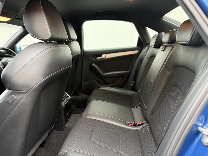 Audi A4 2.0 TFSI Executive S line Saloon 4dr Petrol S Tronic quattro Euro 5 (211 ps) - U178