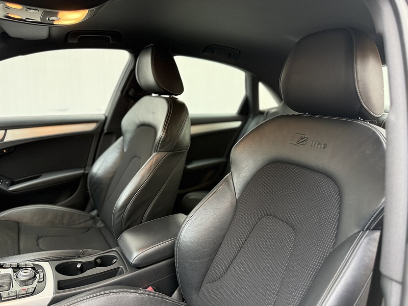 Audi A4 2.0 TFSI Executive S line Saloon 4dr Petrol S Tronic quattro Euro 5 (211 ps) - U178