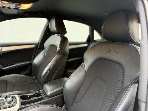 Audi A4 2.0 TFSI Executive S line Saloon 4dr Petrol S Tronic quattro Euro 5 (211 ps) - U178