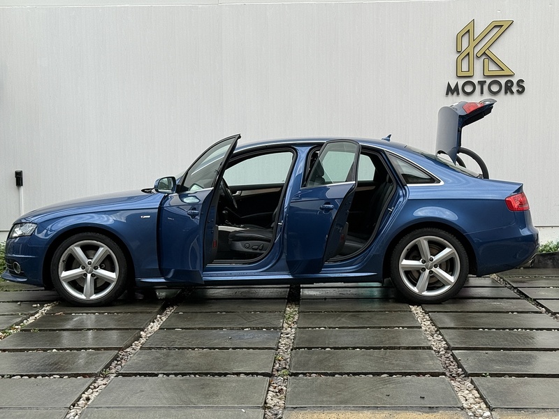 Audi A4 2.0 TFSI Executive S line Saloon 4dr Petrol S Tronic quattro Euro 5 (211 ps) - U178