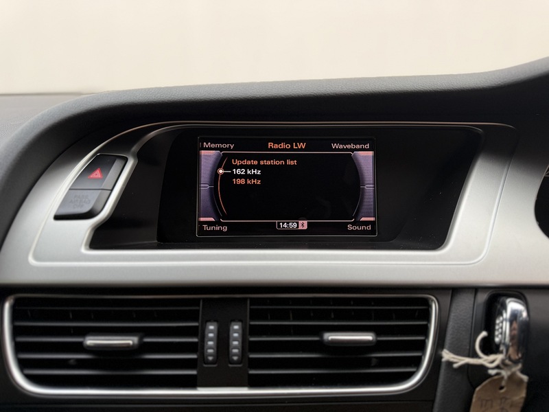 Audi A4 2.0 TFSI Executive S line Saloon 4dr Petrol S Tronic quattro Euro 5 (211 ps) - U178