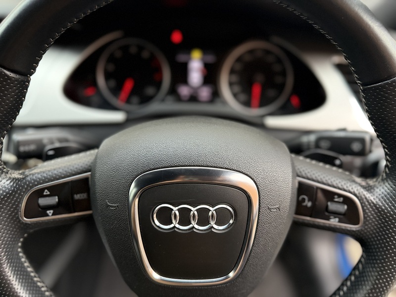 Audi A4 2.0 TFSI Executive S line Saloon 4dr Petrol S Tronic quattro Euro 5 (211 ps) - U178