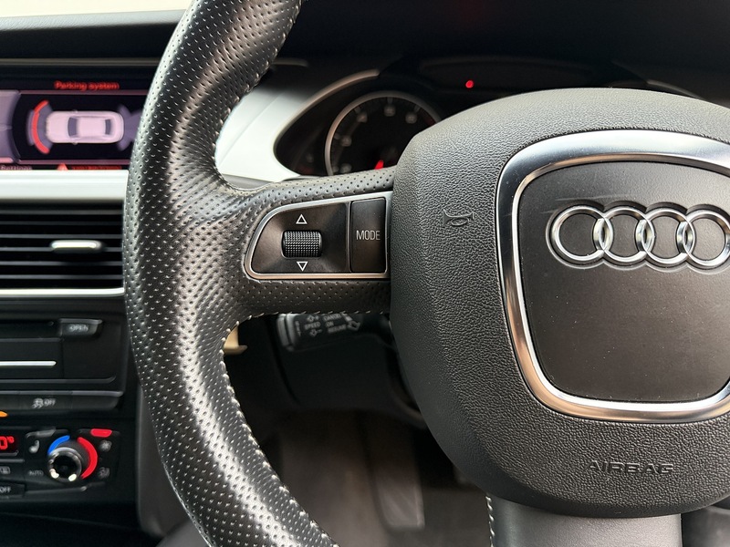 Audi A4 2.0 TFSI Executive S line Saloon 4dr Petrol S Tronic quattro Euro 5 (211 ps) - U178