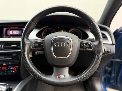 Audi A4 2.0 TFSI Executive S line Saloon 4dr Petrol S Tronic quattro Euro 5 (211 ps) - U178