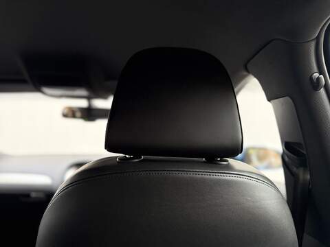 Audi A4 2.0 TFSI Executive S line Saloon 4dr Petrol S Tronic quattro Euro 5 (211 ps) - U178