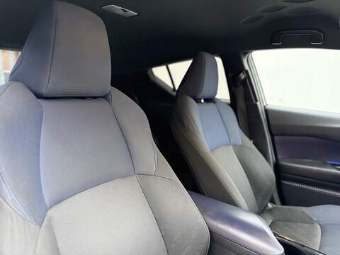 Toyota C-HR 1.8 VVT-h Dynamic SUV 5dr Petrol Hybrid CVT Euro 6 (s/s) (122 ps) - U188