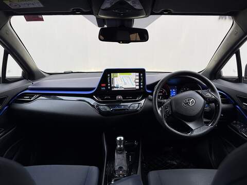 Toyota C-HR 1.8 VVT-h Dynamic SUV 5dr Petrol Hybrid CVT Euro 6 (s/s) (122 ps) - U188