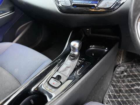 Toyota C-HR 1.8 VVT-h Dynamic SUV 5dr Petrol Hybrid CVT Euro 6 (s/s) (122 ps) - U188