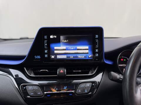 Toyota C-HR 1.8 VVT-h Dynamic SUV 5dr Petrol Hybrid CVT Euro 6 (s/s) (122 ps) - U188