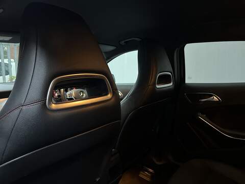 Mercedes-Benz GLA 2.1 GLA220 CDI AMG Line SUV 5dr Diesel 7G-DCT 4MATIC Euro 6 (s/s) (170 ps) - U196