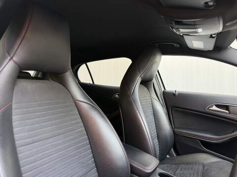 Mercedes-Benz GLA 2.1 GLA220 CDI AMG Line SUV 5dr Diesel 7G-DCT 4MATIC Euro 6 (s/s) (170 ps) - U198