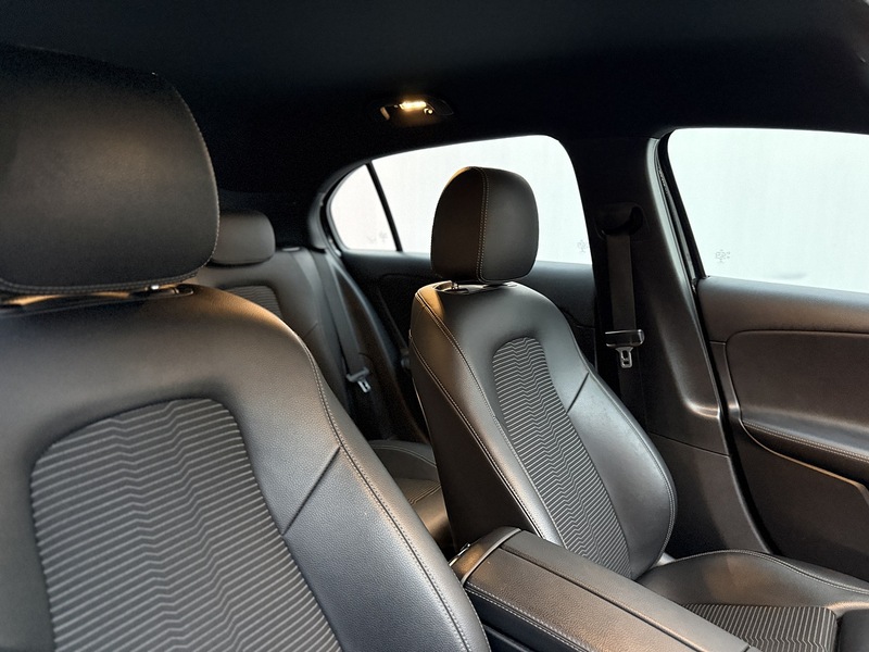 Mercedes-Benz A Class 1.5 A180d Sport (Executive) Hatchback 5dr Diesel 7G-DCT Euro 6 (s/s) (116 ps) - U203