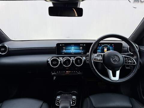 Mercedes-Benz A Class 1.5 A180d Sport (Executive) Hatchback 5dr Diesel 7G-DCT Euro 6 (s/s) (116 ps) - U203