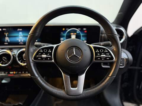 Mercedes-Benz A Class 1.5 A180d Sport (Executive) Hatchback 5dr Diesel 7G-DCT Euro 6 (s/s) (116 ps) - U203
