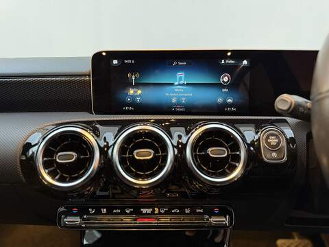 Mercedes-Benz A Class 1.5 A180d Sport (Executive) Hatchback 5dr Diesel 7G-DCT Euro 6 (s/s) (116 ps) - U203