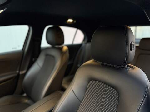 Mercedes-Benz A Class 1.5 A180d Sport (Executive) Hatchback 5dr Diesel 7G-DCT Euro 6 (s/s) (116 ps) - U203