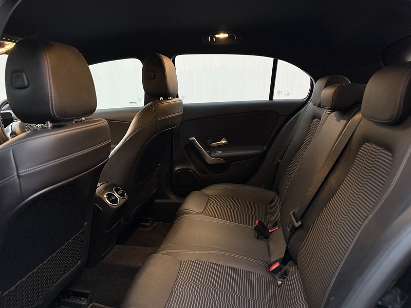 Mercedes-Benz A Class 1.5 A180d Sport (Executive) Hatchback 5dr Diesel 7G-DCT Euro 6 (s/s) (116 ps) - U203